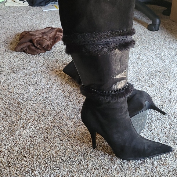 Boots - Picture 2 of 6